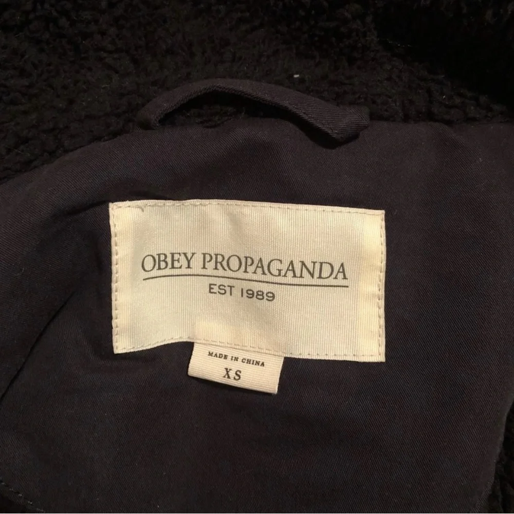 Obey - Picture 4 of 5